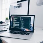 Comment la conception de sites web influence la perception de l’autorité en ligne